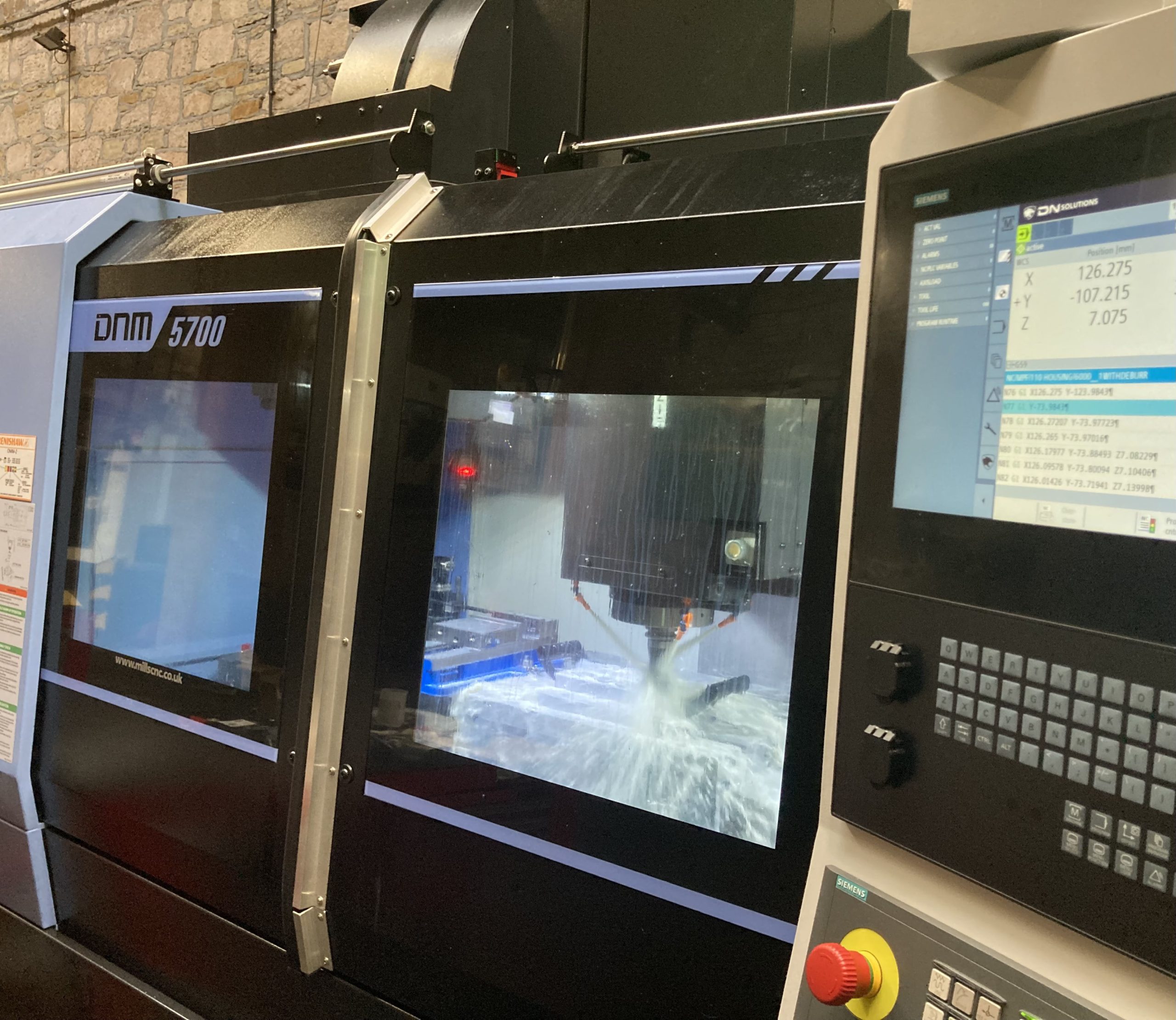 DNM 5700 Vertical Machining Centre