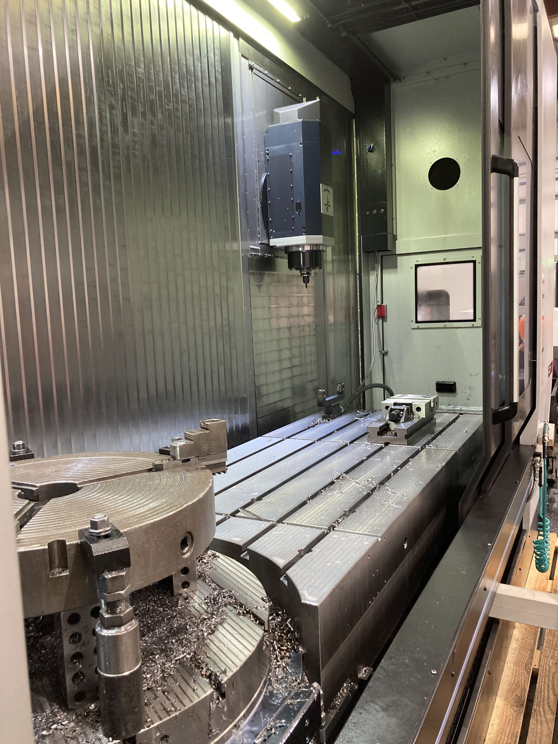 VCF 850LSR II Vertical 5-Axis Machining Centre